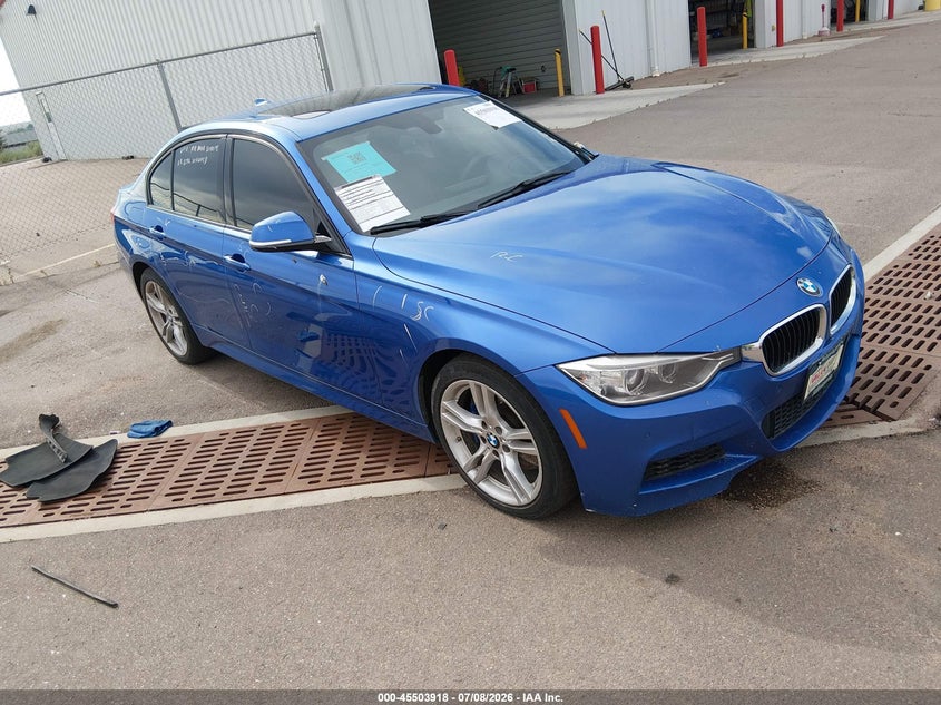 2014 BMW 3er VIN WBA3A5C51EP600049 IAAI salvage auction — LEFT FRONT, Salvage Title, sold $1,375 on 2026-08-12 (photo 1)