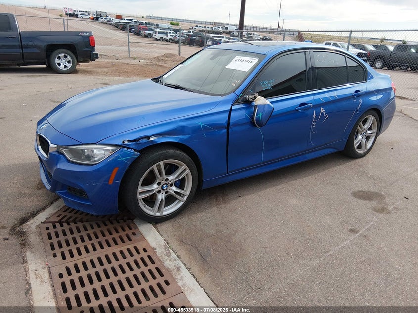 2014 BMW 3er VIN WBA3A5C51EP600049 IAAI salvage auction — LEFT FRONT, Salvage Title, sold $1,375 on 2026-08-12 (photo 2)