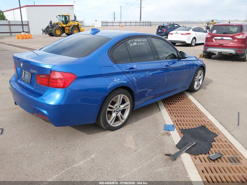 2014 BMW 3er VIN WBA3A5C51EP600049 IAAI salvage auction — LEFT FRONT, Salvage Title, sold $1,375 on 2026-08-12 (photo 4)