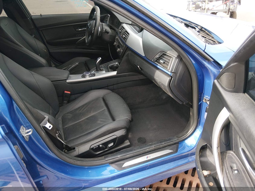 2014 BMW 3er VIN WBA3A5C51EP600049 IAAI salvage auction — LEFT FRONT, Salvage Title, sold $1,375 on 2026-08-12 (photo 5)