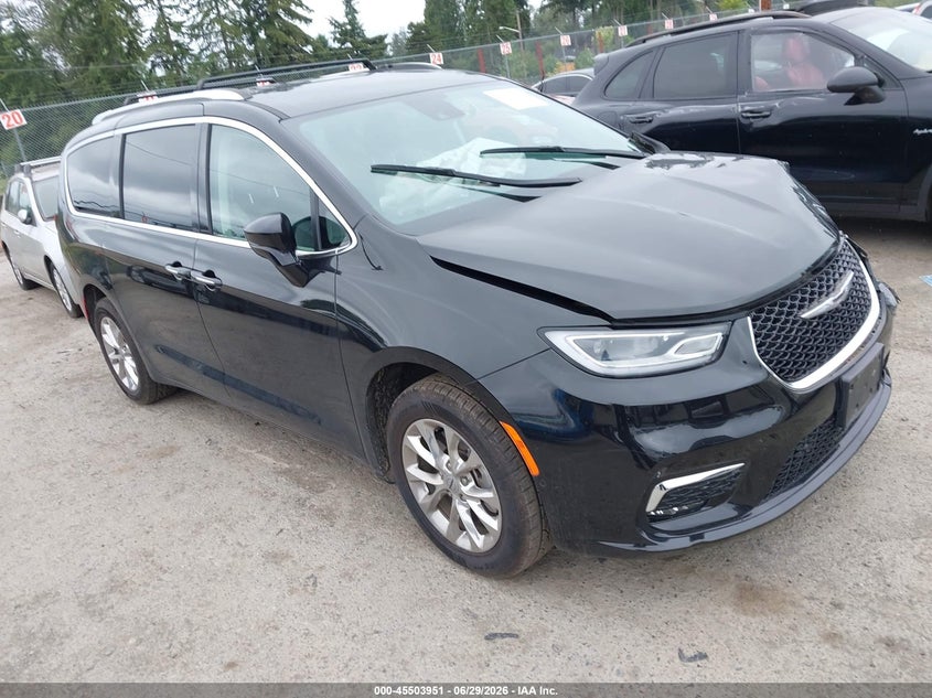 2021 Chrysler Pacifica VIN 2C4RC3BG3MR518240 IAAI salvage auction — LEFT FRONT, Salvage Title, sold $3,950 on 2026-08-28 (photo 1)