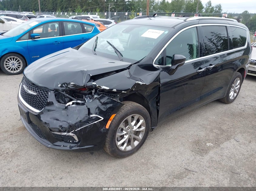 2021 Chrysler Pacifica VIN 2C4RC3BG3MR518240 IAAI salvage auction — LEFT FRONT, Salvage Title, sold $3,950 on 2026-08-28 (photo 2)