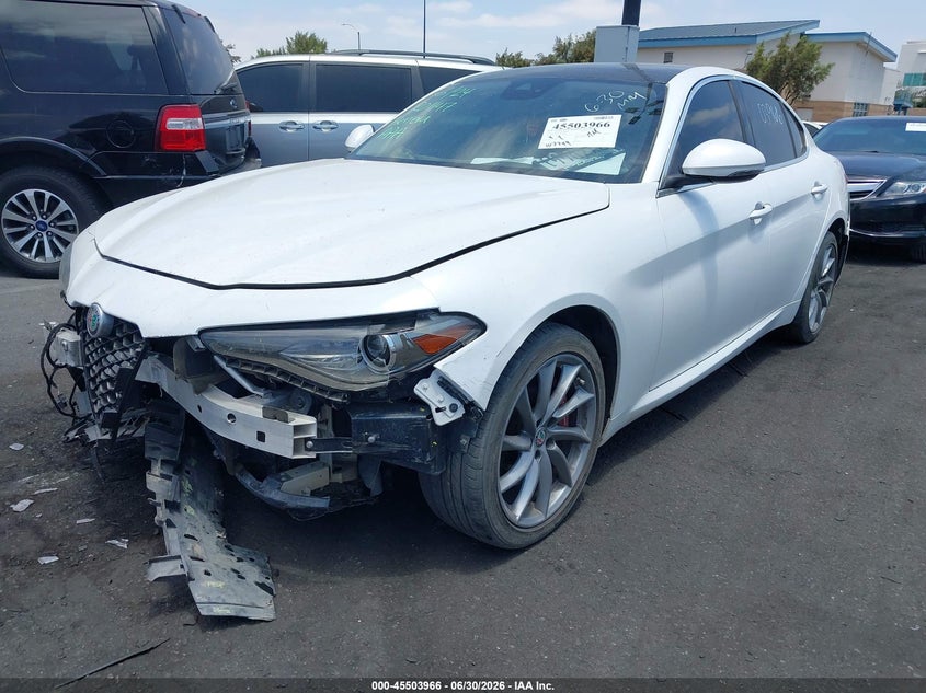 2017 Alfa romeo Giulia VIN ZARFAEEN5H7561862 IAAI salvage auction — FRONT END, Salvage Title, sold $1,725 on 2026-07-31 (photo 2)