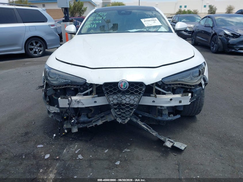 2017 Alfa romeo Giulia VIN ZARFAEEN5H7561862 IAAI salvage auction — FRONT END, Salvage Title, sold $1,725 on 2026-07-31 (photo 6)