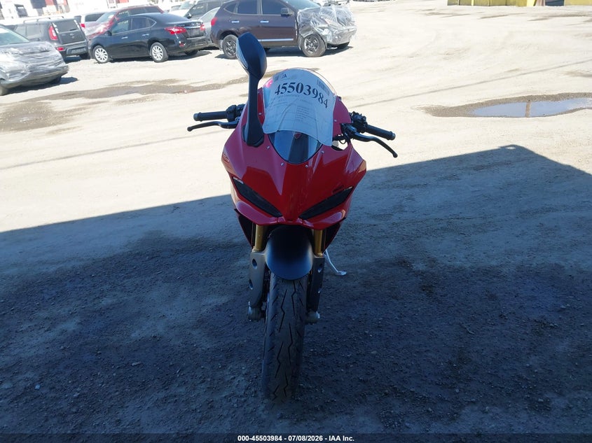 2026 Ducati Panigale VIN ZDMHAU8T8TT000762 IAAI salvage auction — RIGHT SIDE, Wait Title, sold $7,250 on 2026-09-09 (photo 5)