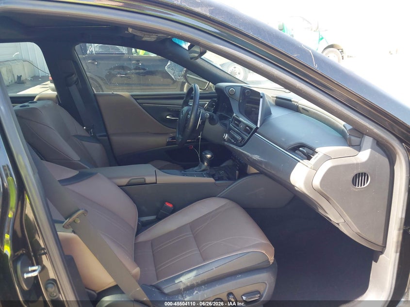 2022 Lexus ES VIN 58AEA1C16NU026197 IAAI salvage auction — FRONT & REAR, Salvage Title, sold $12,100 on 2026-07-29 (photo 5)