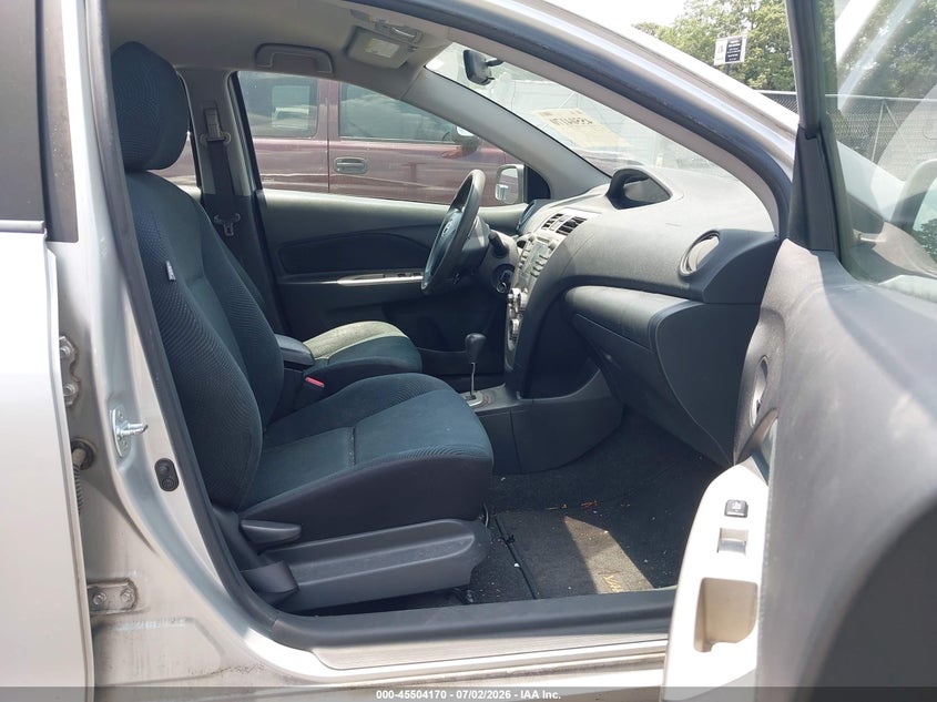 2009 Toyota Yaris VIN JTDBT903391310262 IAAI salvage auction — NORMAL WEAR, Clear (Connecticut), sold $625 on 2026-07-15 (photo 5)
