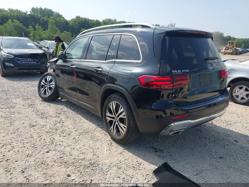 2024 Mercedes-benz Glb VIN W1N4M4HBXRW372029 IAAI salvage auction — FRONT END, Salvage Title, sold $13,200 on 2026-08-26 (photo 3)