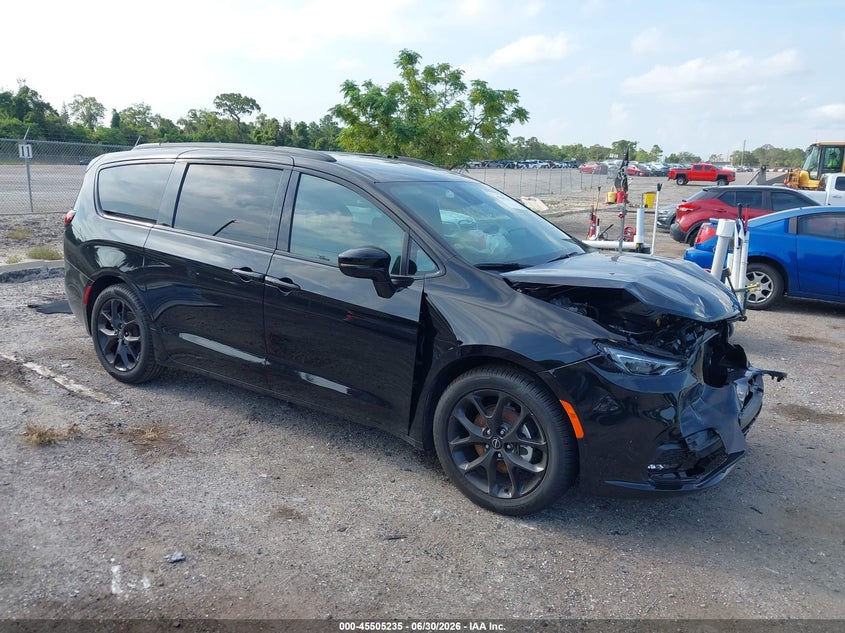 2026 Chrysler Pacifica VIN 2C4RC1BG5TR222459 IAAI salvage auction — FRONT END, Salvage (Ohio), sold $7,700 on 2026-07-30 (photo 1)