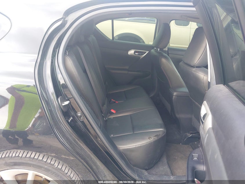2013 Lexus Ct VIN JTHKD5BH3D2153039 IAAI salvage auction — FRONT & REAR, Salvage (Kentucky), sold $3,200 on 2026-07-27 (photo 8)
