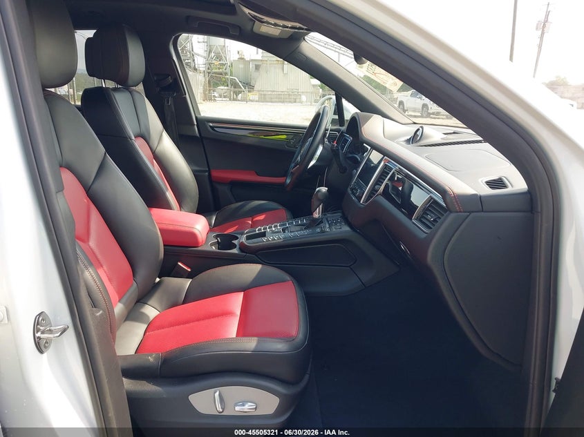 2018 Porsche Macan VIN WP1AA2A52JLB23434 IAAI salvage auction — RIGHT SIDE, Salvage (North Carolina), sold $11,400 on 2026-07-31 (photo 5)