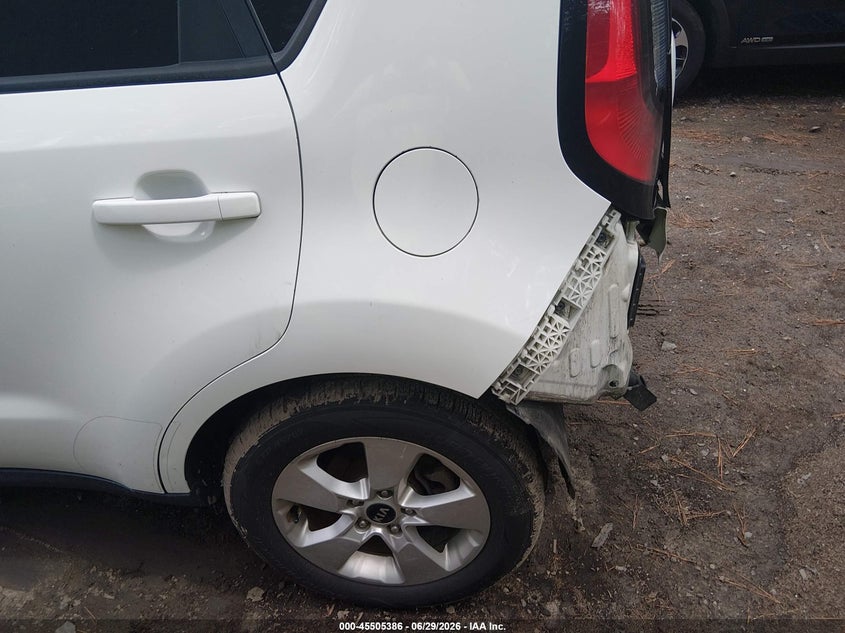 2017 Kia Soul VIN KNDJN2A27H7457408 IAAI salvage auction — REAR END, Clear (Virginia), sold $1,250 on 2026-08-01 (photo 6)
