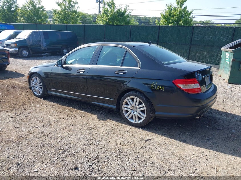 2009 Mercedes-benz C class VIN WDDGF81XX9F331272 IAAI salvage auction — RIGHT SIDE, Salvage (Virginia), sold $800 on 2026-08-11 (photo 3)