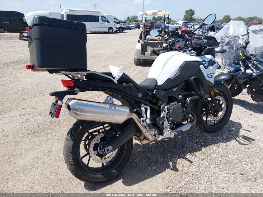 2024 BMW F 800 VIN WB10K530XR6K33863 IAAI salvage auction — LEFT FRONT, Clear (Illinois), sold $4,550 on 2026-07-29 (photo 4)