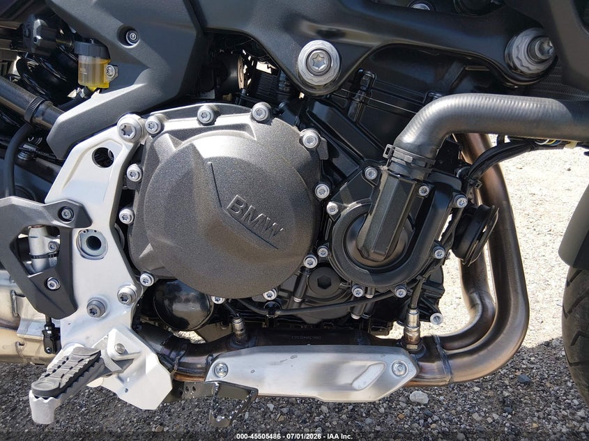 2024 BMW F 800 VIN WB10K530XR6K33863 IAAI salvage auction — LEFT FRONT, Clear (Illinois), sold $4,550 on 2026-07-29 (photo 8)