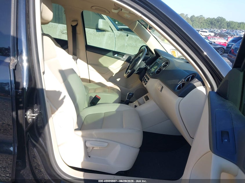 2017 Volkswagen Tiguan VIN WVGAV7AX9HK003906 IAAI salvage auction — NORMAL WEAR, Clear (Georgia), sold $1,800 on 2026-07-28 (photo 5)