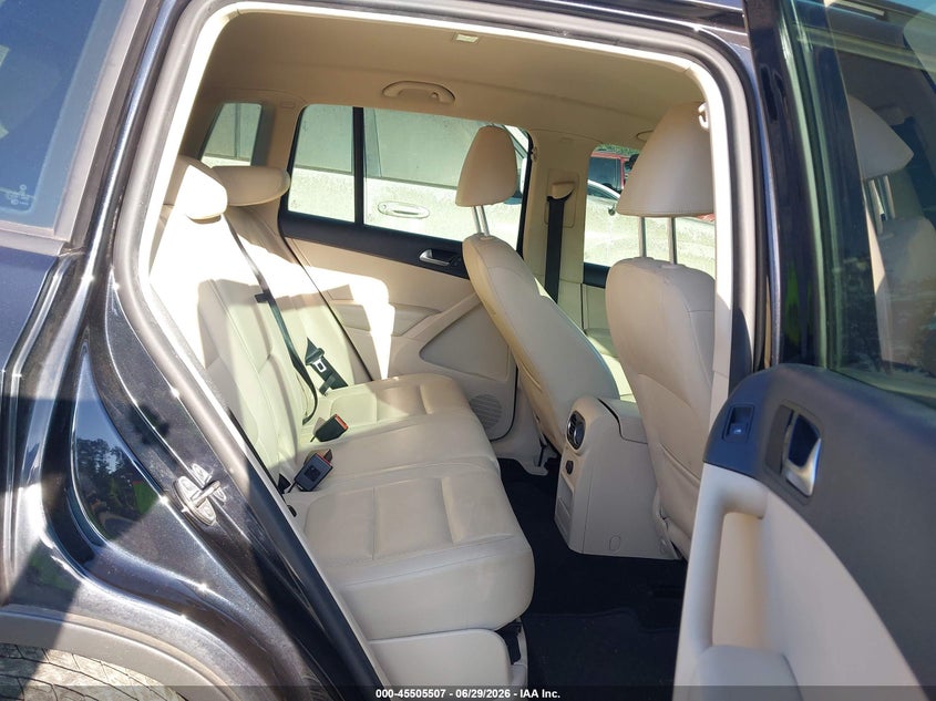 2017 Volkswagen Tiguan VIN WVGAV7AX9HK003906 IAAI salvage auction — NORMAL WEAR, Clear (Georgia), sold $1,800 on 2026-07-28 (photo 8)