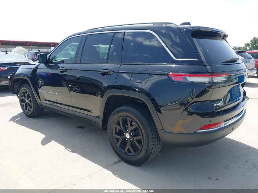 2022 Jeep Grand cherokee VIN 1C4RJHBG8N8606345 IAAI salvage auction — FRONT END, Salvage Title, sold $7,000 on 2026-08-28 (photo 3)
