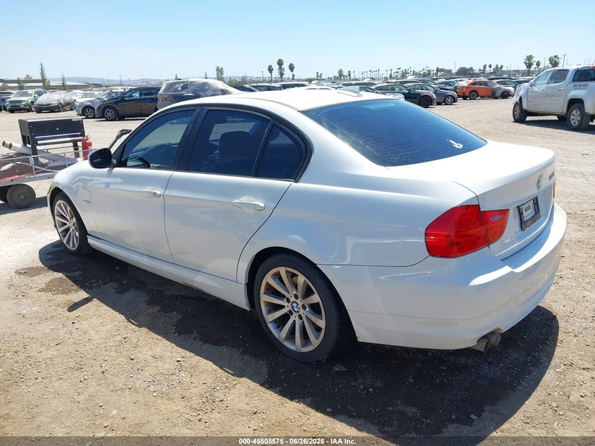 2011 BMW 3 series VIN WBAPH5C50BF093949 IAAI salvage auction — NORMAL WEAR, Clear - Dealer Only (California), sold $875 on 2026-07-29 (photo 3)