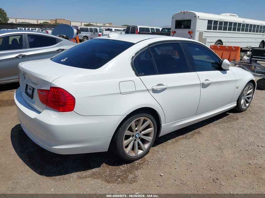 2011 BMW 3 series VIN WBAPH5C50BF093949 IAAI salvage auction — NORMAL WEAR, Clear - Dealer Only (California), sold $875 on 2026-07-29 (photo 4)
