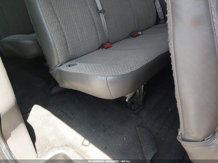 2017 Chevrolet Express 3500 VIN 1GAZGPFF3H1268448 IAAI salvage auction — NORMAL WEAR, SF97 (Maryland), sold $17,700 on 2026-07-21 (photo 8)
