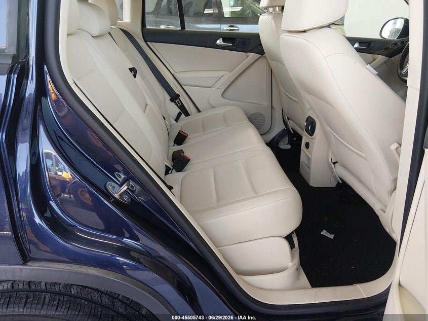 2016 Volkswagen Tiguan VIN WVGBV7AX4GW587837 IAAI salvage auction — FRONT END, Rebuildable (Florida), sold $1,450 on 2026-08-02 (photo 8)