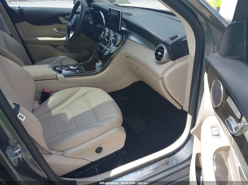 2018 Mercedes-benz Glc VIN WDC0G4JB5JV080798 IAAI salvage auction — RIGHT FRONT, Salvage Title, sold $1,050 on 2026-07-23 (photo 5)