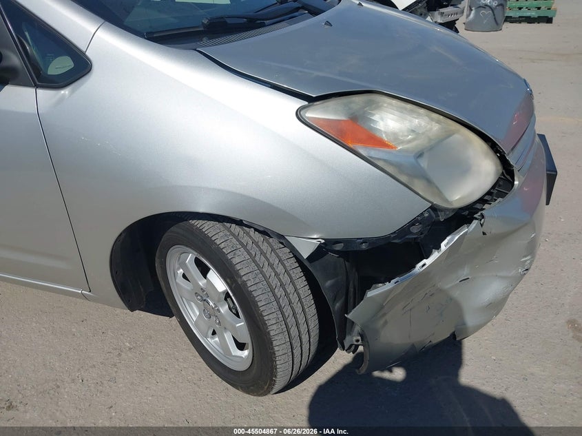 2004 Toyota Prius VIN JTDKB20U340115134 IAAI salvage auction — RIGHT FRONT, Salvage (California), sold $700 on 2026-07-22 (photo 6)