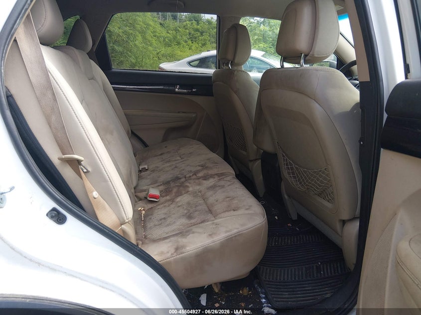2011 Kia Sorento VIN 5XYKTCA18BG036668 IAAI salvage auction — NORMAL WEAR, Clear (Rhode Island), sold $875 on 2026-07-07 (photo 8)