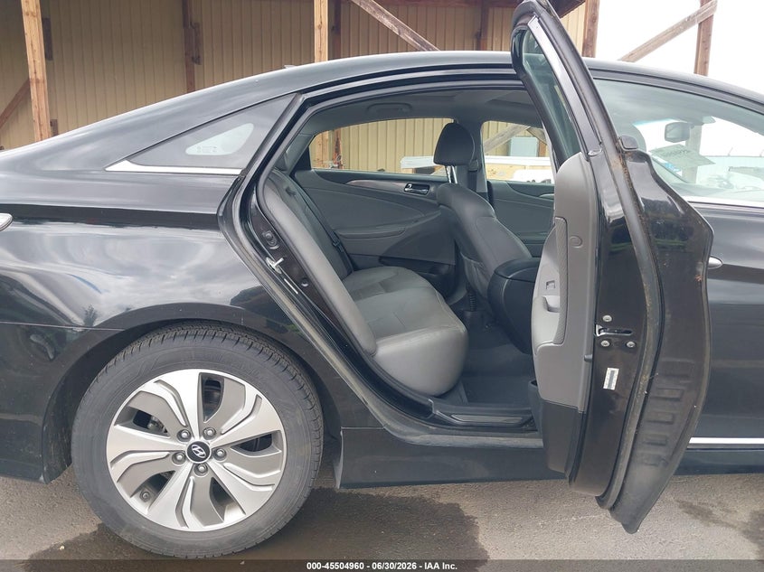 2014 Hyundai Sonata VIN KMHEC4A48EA111298 IAAI salvage auction — NORMAL WEAR, Clear (Oregon), sold $275 on 2026-07-21 (photo 8)