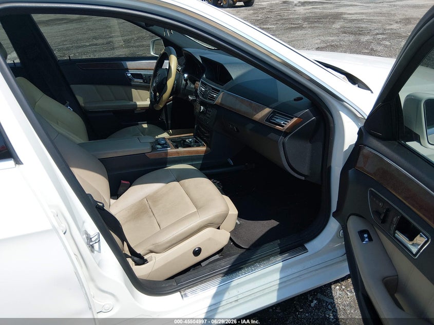 2010 Mercedes-benz E-class VIN WDDHF8HB3AA109592 IAAI salvage auction — NORMAL WEAR, Clear (Pennsylvania), sold $200 on 2026-07-10 (photo 5)