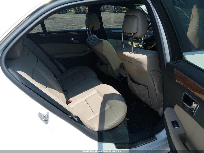 2010 Mercedes-benz E-class VIN WDDHF8HB3AA109592 IAAI salvage auction — NORMAL WEAR, Clear (Pennsylvania), sold $200 on 2026-07-10 (photo 8)