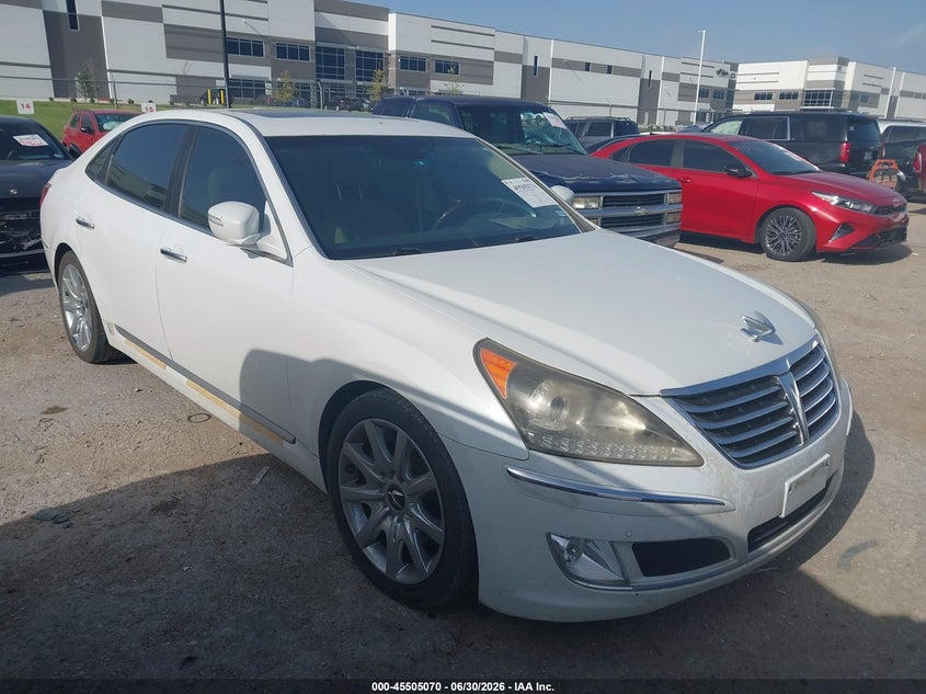 2013 Hyundai Equus VIN KMHGH4JH2DU069737 IAAI salvage auction — SIDE, Salvage (Texas), sold $450 on 2026-07-21 (photo 1)