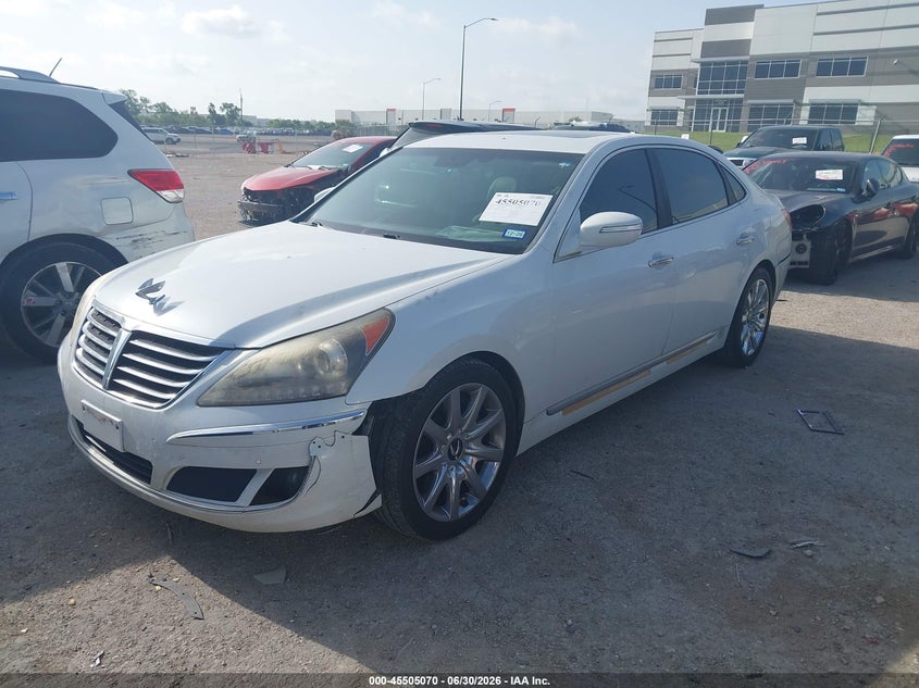 2013 Hyundai Equus VIN KMHGH4JH2DU069737 IAAI salvage auction — SIDE, Salvage (Texas), sold $450 on 2026-07-21 (photo 2)