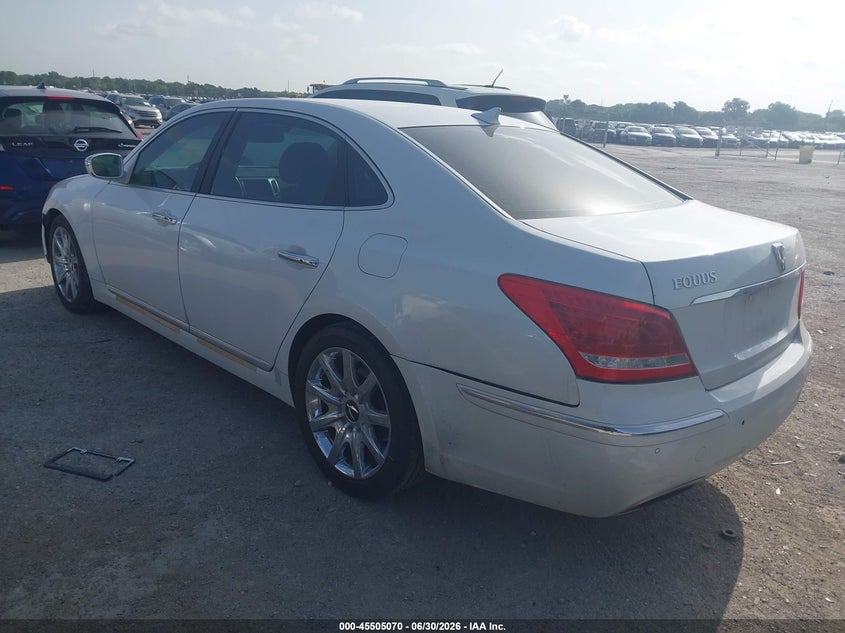 2013 Hyundai Equus VIN KMHGH4JH2DU069737 IAAI salvage auction — SIDE, Salvage (Texas), sold $450 on 2026-07-21 (photo 3)