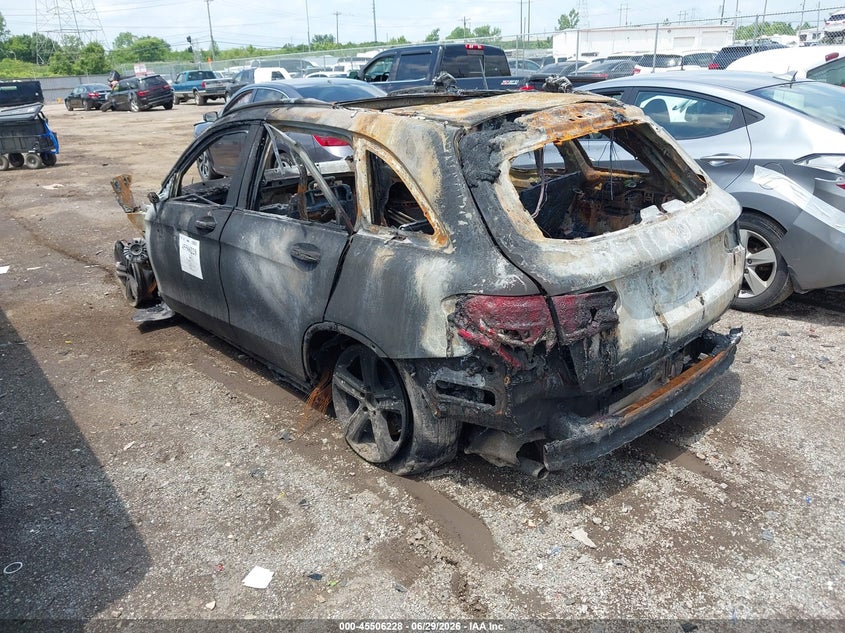 2018 Mercedes-benz Glc VIN WDC0G4KB6JV086768 IAAI salvage auction — TOTAL BURN, Salvage Title, sold $225 on 2026-08-13 (photo 3)
