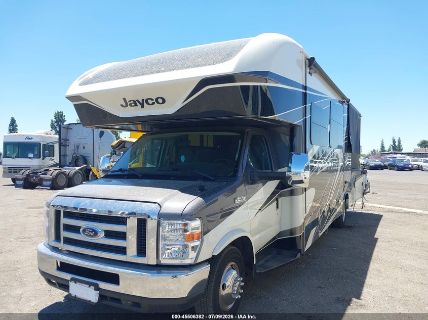 2019 Ford Econoline VIN 1FDXE4FSXKDC74720 IAAI salvage auction — SIDE, Salvage Title, sold $11,150 on 2026-10-13 (photo 2)
