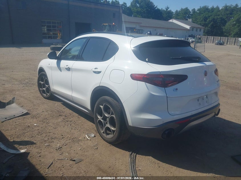 2022 Alfa romeo Stelvio VIN ZASPAKBNXN7D40990 IAAI salvage auction — FRONT END, Salvage (Massachusetts), sold $9,450 on 2026-08-21 (photo 3)