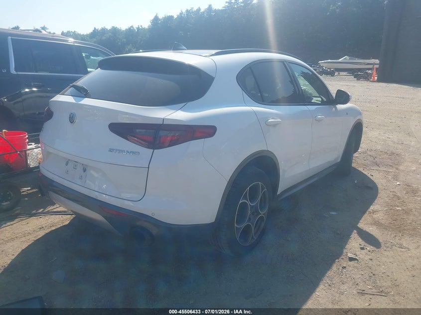 2022 Alfa romeo Stelvio VIN ZASPAKBNXN7D40990 IAAI salvage auction — FRONT END, Salvage (Massachusetts), sold $9,450 on 2026-08-21 (photo 4)
