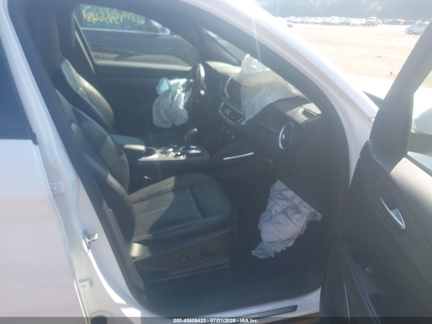 2022 Alfa romeo Stelvio VIN ZASPAKBNXN7D40990 IAAI salvage auction — FRONT END, Salvage (Massachusetts), sold $9,450 on 2026-08-21 (photo 5)