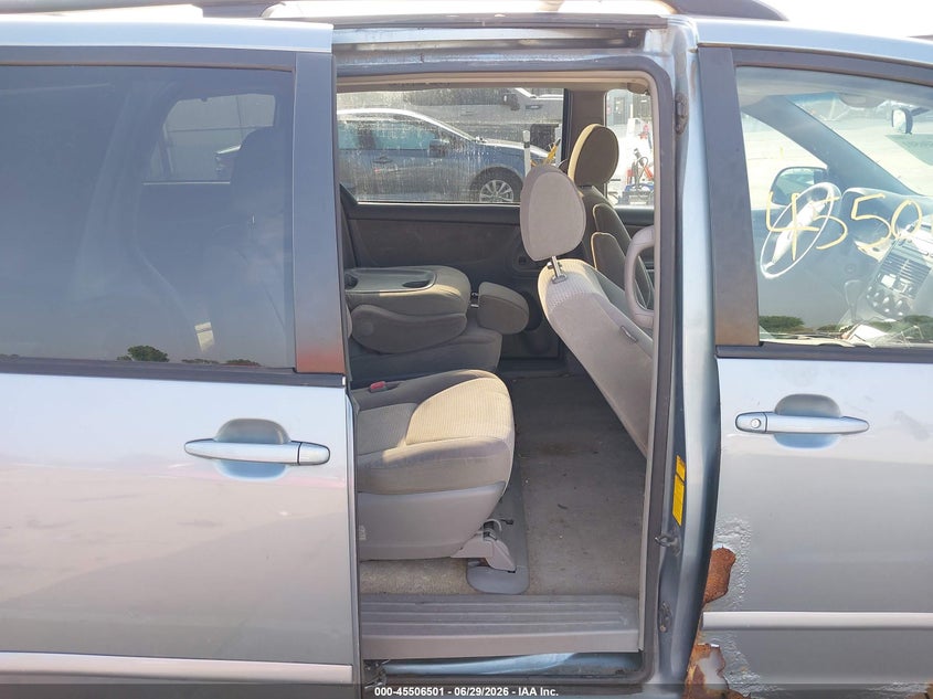 2008 Toyota Sienna VIN 5TDZK23C38S113288 IAAI salvage auction — LEFT REAR, Clear (Indiana), sold $825 on 2026-07-10 (photo 8)
