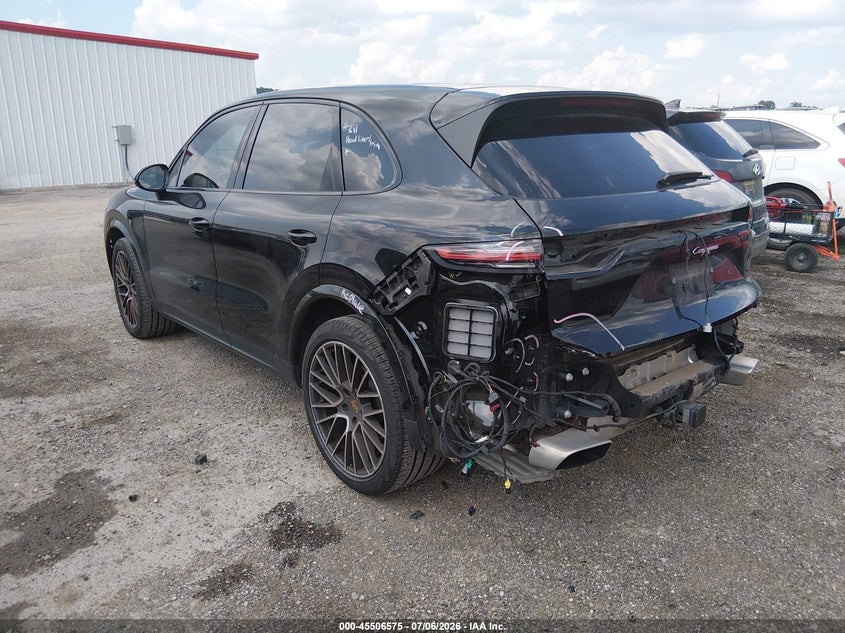 2020 Porsche Cayenne VIN WP1AA2AY5LDA09676 IAAI salvage auction — REAR END, Clear (Oklahoma), sold $19,600 on 2026-08-25 (photo 3)