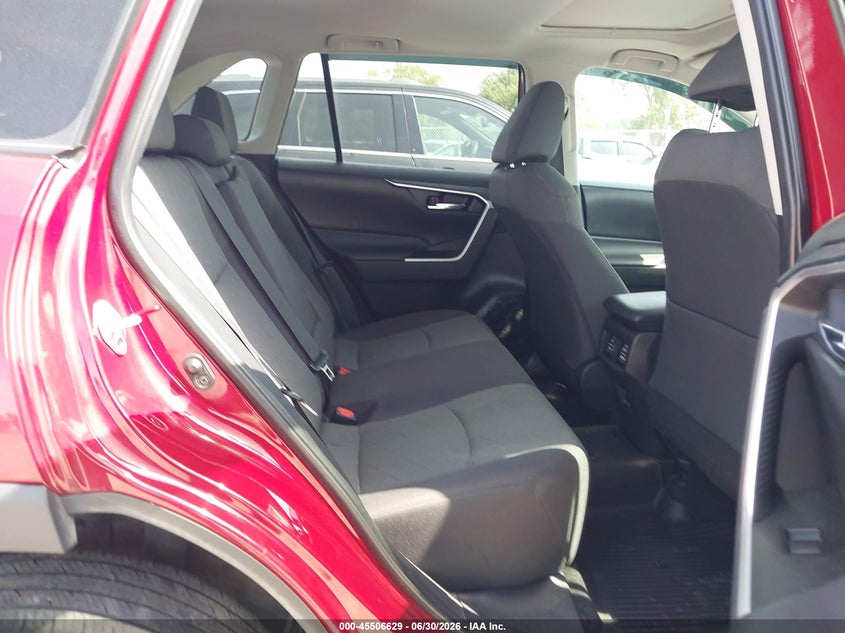 2021 Toyota Rav 4 VIN 2T3P1RFV2MW223922 IAAI salvage auction — FRONT END, Salvage Title, sold $10,250 on 2026-09-01 (photo 8)