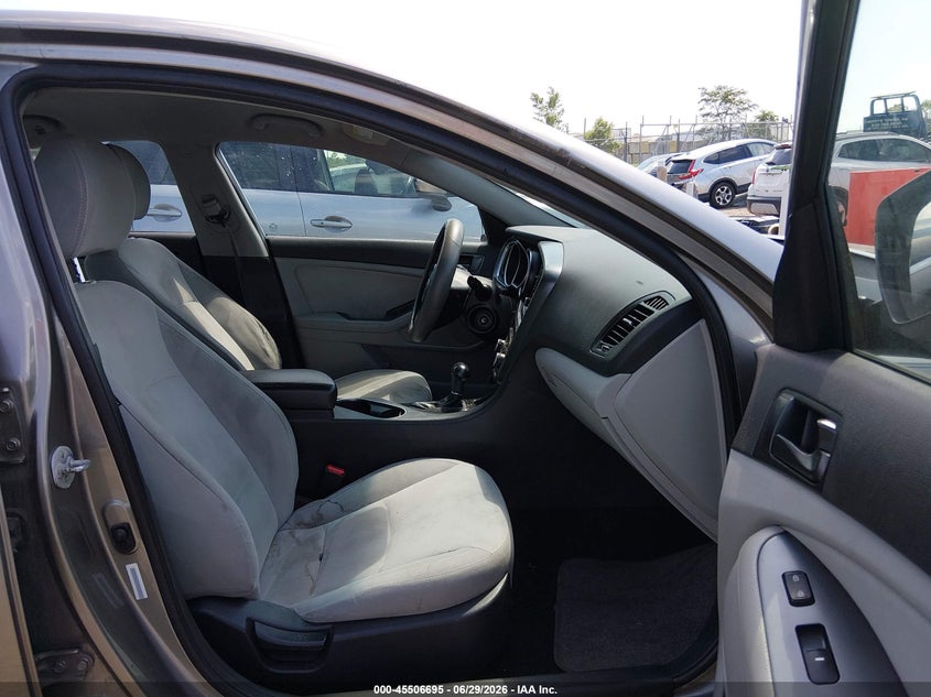 2014 Kia Optima VIN 5XXGM4A70EG318017 IAAI salvage auction — LEFT FRONT, Salvage Title, sold $450 on 2026-07-22 (photo 5)