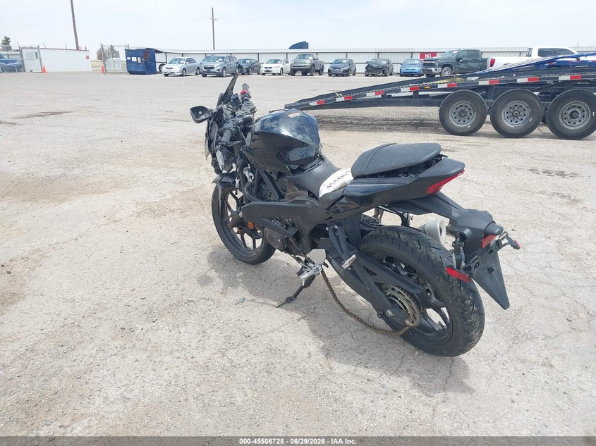 2026 Yamaha VIN MH3RH25E3TK006109 IAAI salvage auction — LEFT & RIGHT, Salvage Title, sold $350 on 2026-08-26 (photo 3)