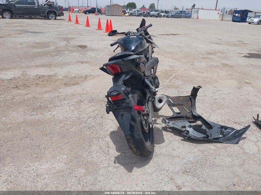 2026 Yamaha VIN MH3RH25E3TK006109 IAAI salvage auction — LEFT & RIGHT, Salvage Title, sold $350 on 2026-08-26 (photo 6)
