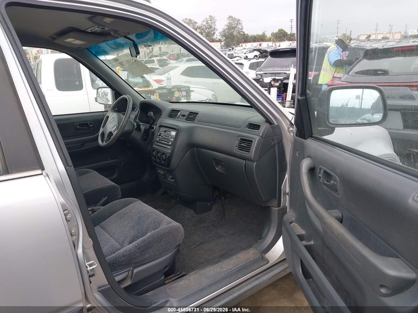 2001 Honda Cr-v VIN JHLRD28401C003059 IAAI salvage auction — NORMAL WEAR, Clear - Dealer Only (California), sold $875 on 2026-07-15 (photo 5)