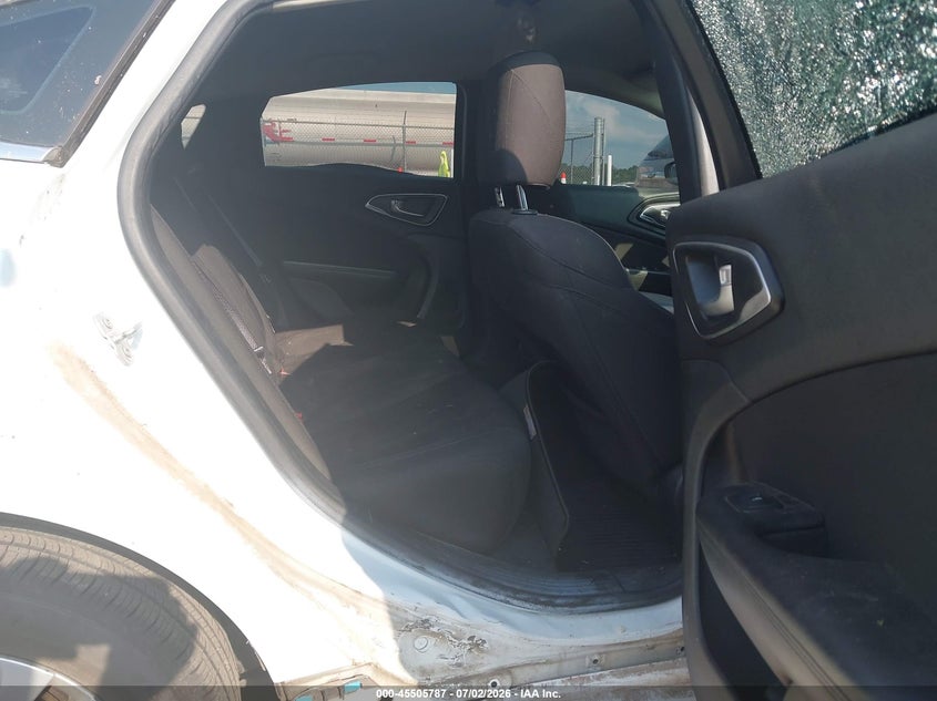 2015 Chrysler 200 VIN 1C3CCCAB0FN569131 IAAI salvage auction — SIDE, Salvage Title, sold $625 on 2026-07-24 (photo 8)