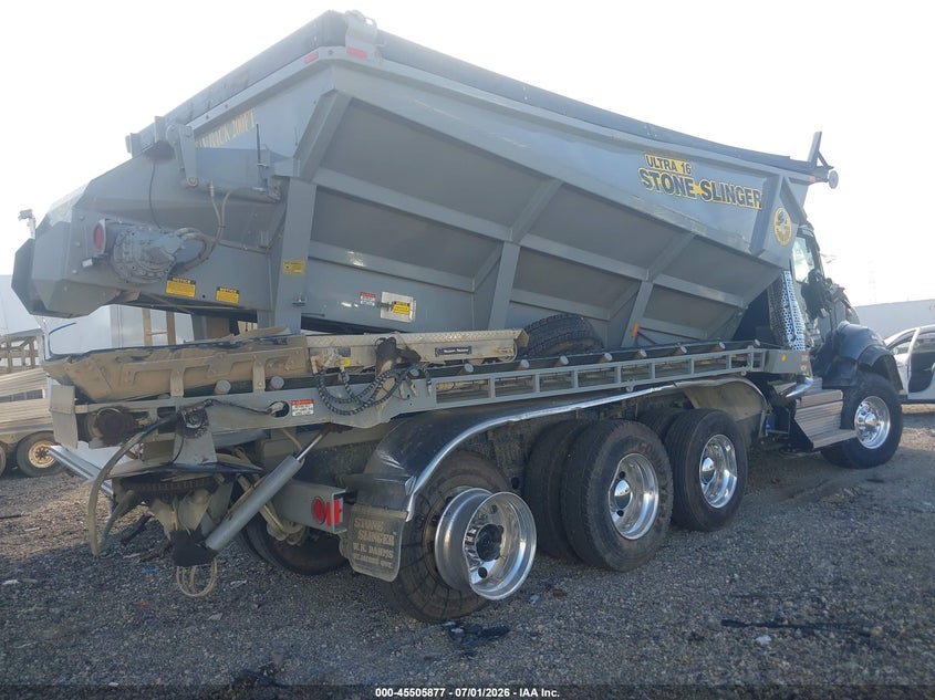 2026 Kenworth T880 VIN 1NKZX4TX5TJ220203 IAAI salvage auction — ROLLOVER, Salvage (Indiana), sold $20,100 on 2026-07-22 (photo 4)