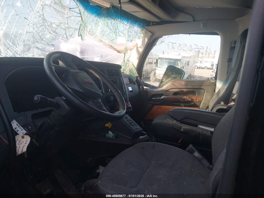2026 Kenworth T880 VIN 1NKZX4TX5TJ220203 IAAI salvage auction — ROLLOVER, Salvage (Indiana), sold $20,100 on 2026-07-22 (photo 5)